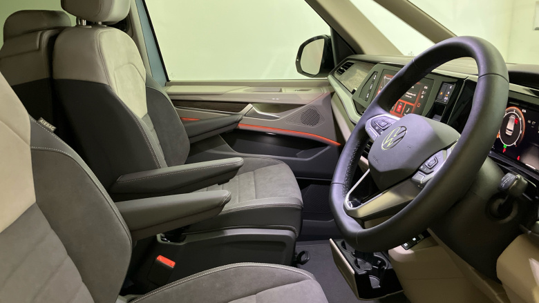 Volkswagen Multivan 2.0 TDI Style 5dr LWB DSG Diesel Estate